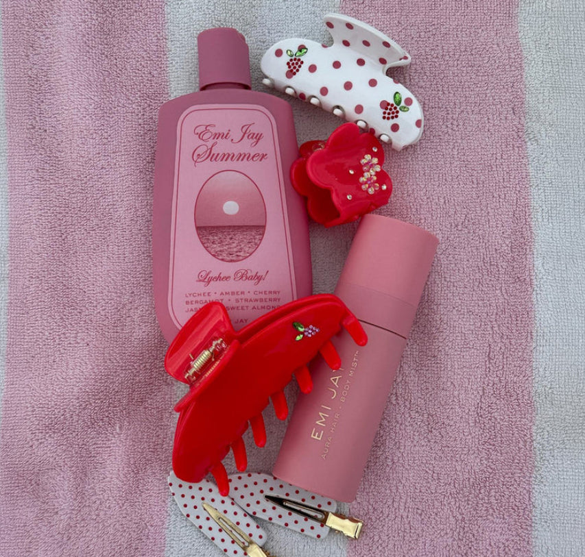 Group styling reference for Coconut Berry Dot Sweetheart Clip