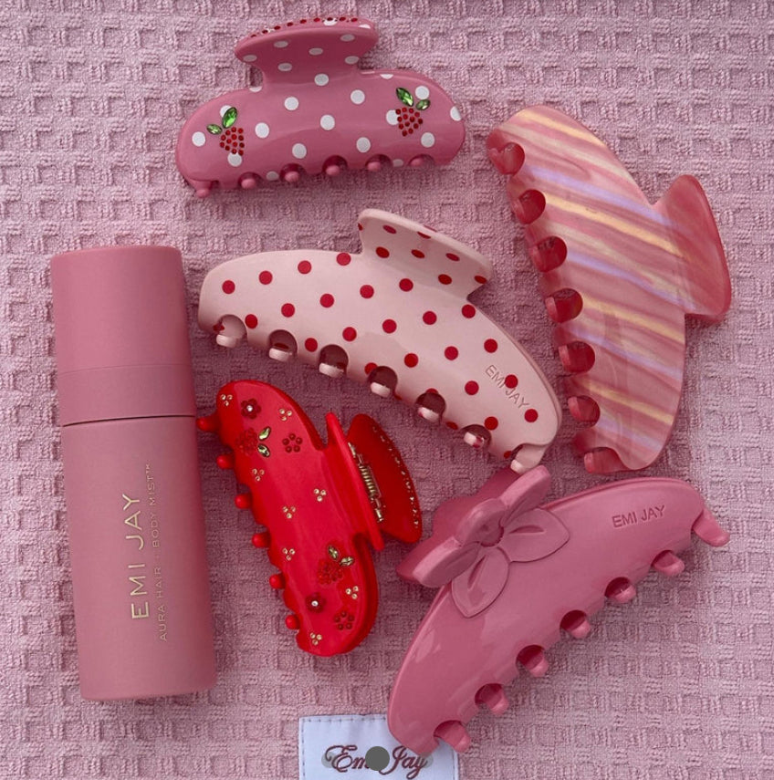 Group styling reference for Berry Beach Club Sweetheart Clip